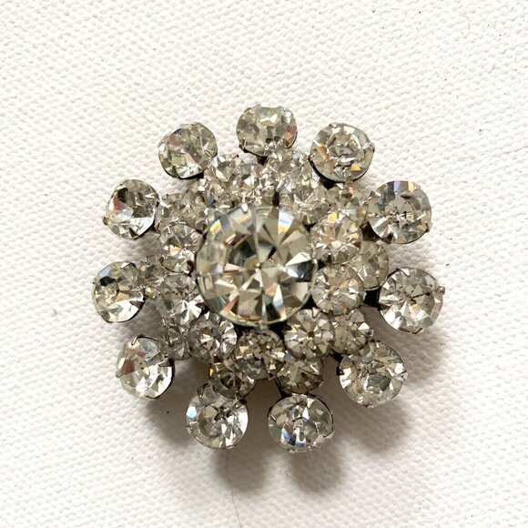 Vintage Clear Rhinestone Snowflake Theme Sparkly Brooch - Picture 1 of 7